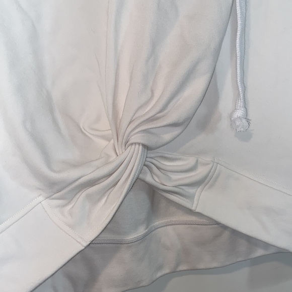 Fabletics Pullover - Picture 3 of 4